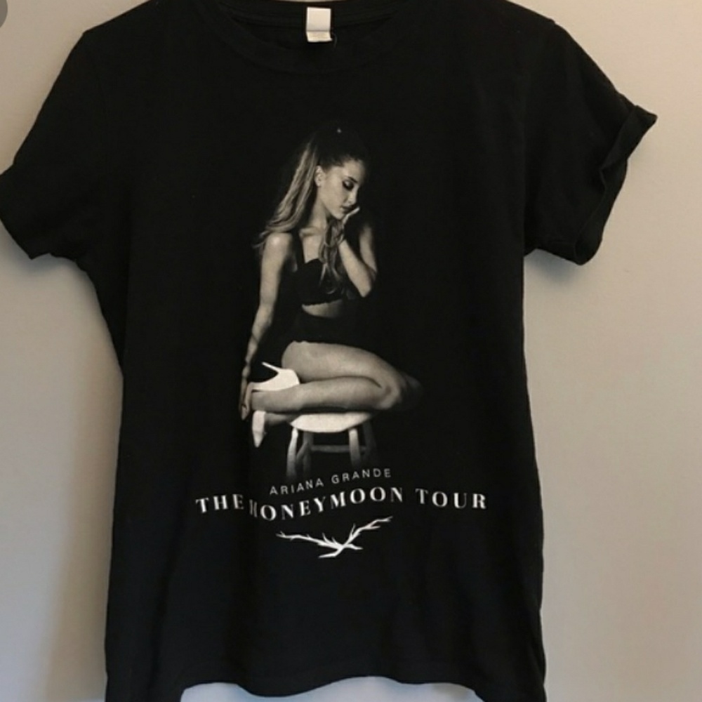 Ariana Grande Tshirt